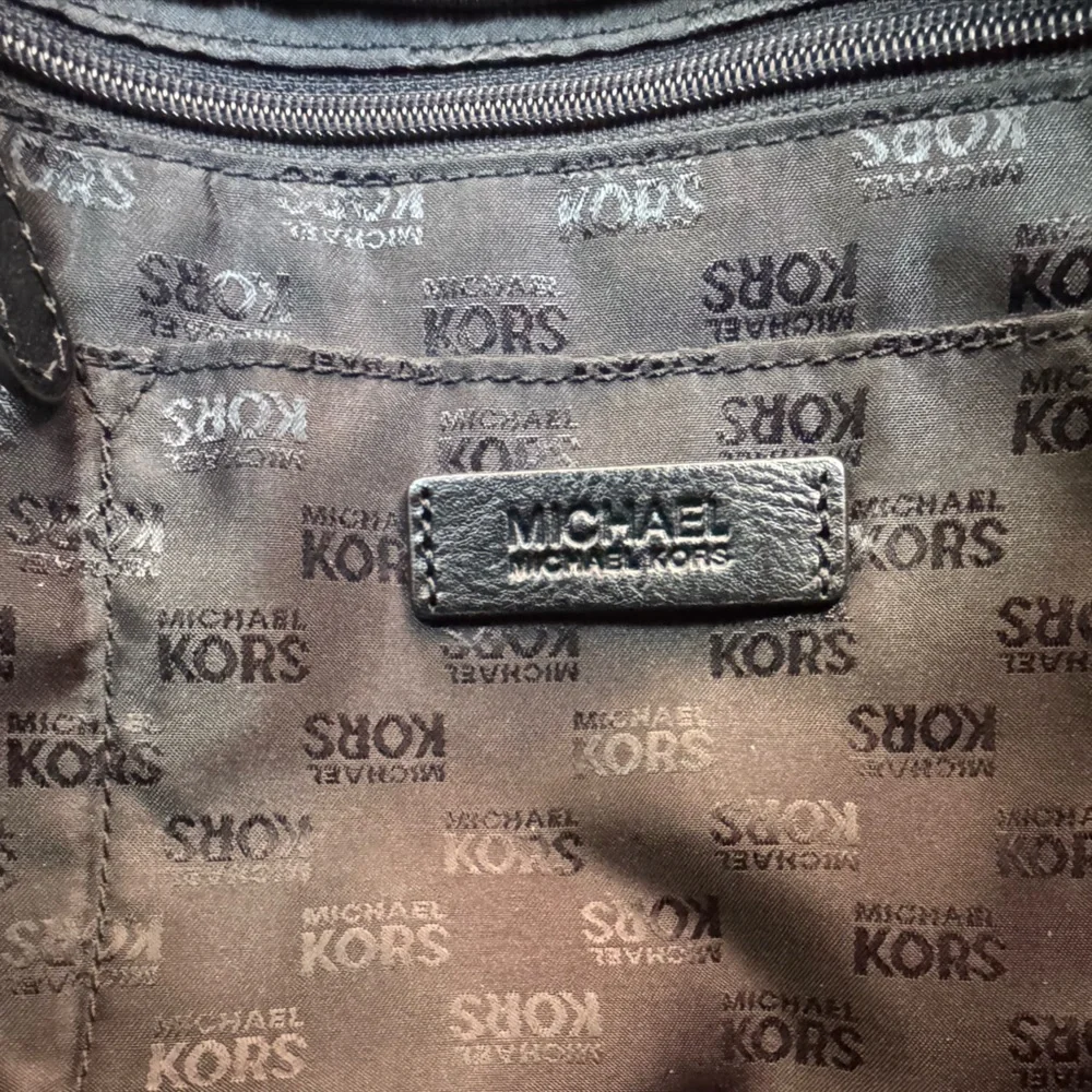 Michael Kors Signature Black and Tan Tote - Picture 6 of 16